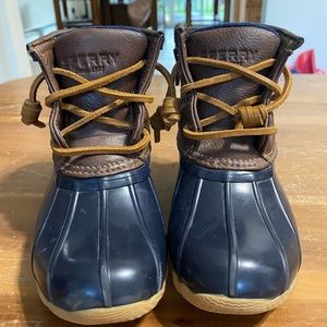 Kids Sperry Saltwater boots - size 10